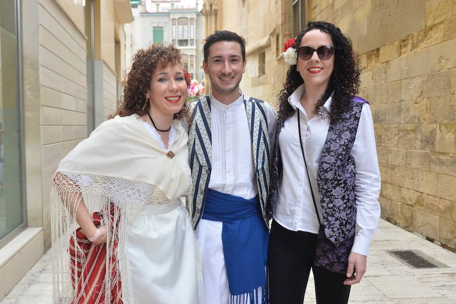 La lluvia no impidió que miles de huertanos tomaran las calles de Murcia en el día grande de las FIestas de Primavera