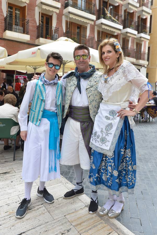 La lluvia no impidió que miles de huertanos tomaran las calles de Murcia en el día grande de las FIestas de Primavera