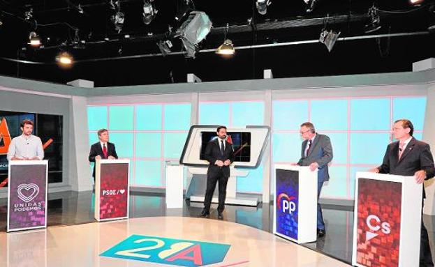 Los candidatos confrontan sus progrmas en La 7 TV