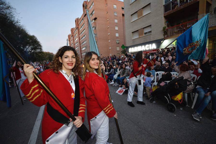 Más de 4.000 personas desfilaron en un cortejo mágico con el reparto de dos millones de juguetes
