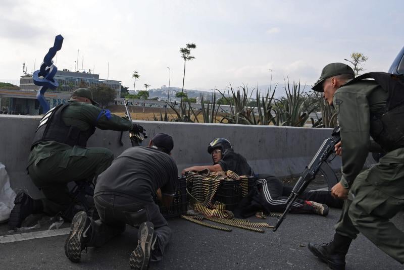 Los opositores Guaidó y Leopoldo López lideran el golpe contra Maduro 