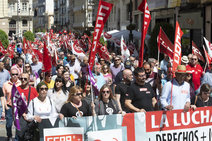 Las marchas del Día del Trabajador en Cartagena piden al nuevo Gobierno que piense «primero en las personas» a la hora de elaborar sus políticas, al tiempo que exigen una aplicación efectiva del salario mínimo interprofesional