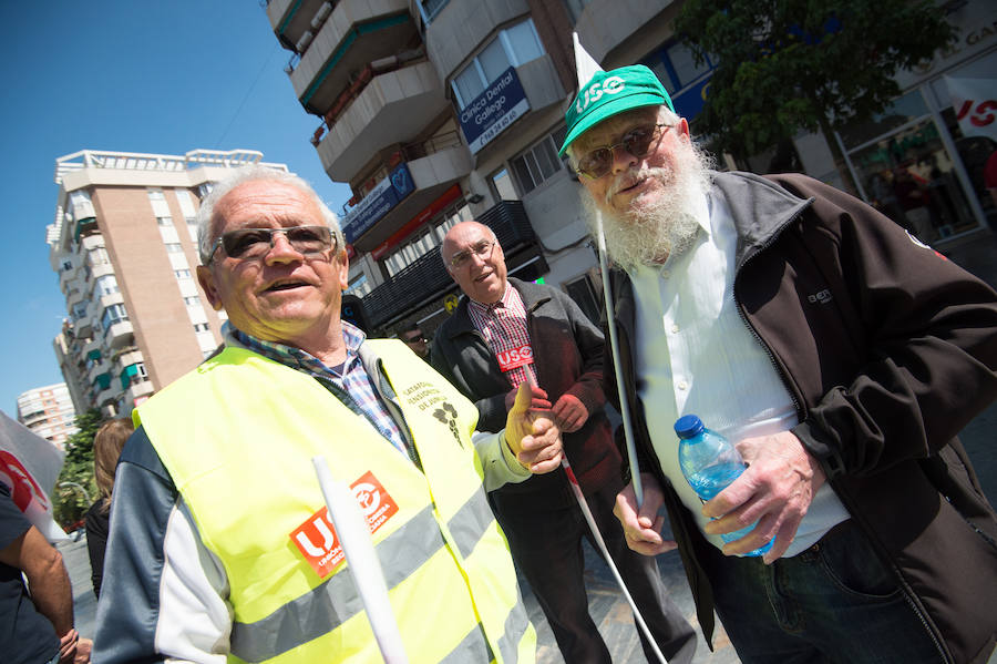 Las marchas del Primero de Mayo en Murcia y Cartagena piden al nuevo Gobierno que piense «primero en las personas» a la hora de elaborar sus políticas, al tiempo que exigen una aplicación efectiva del salario mínimo interprofesional