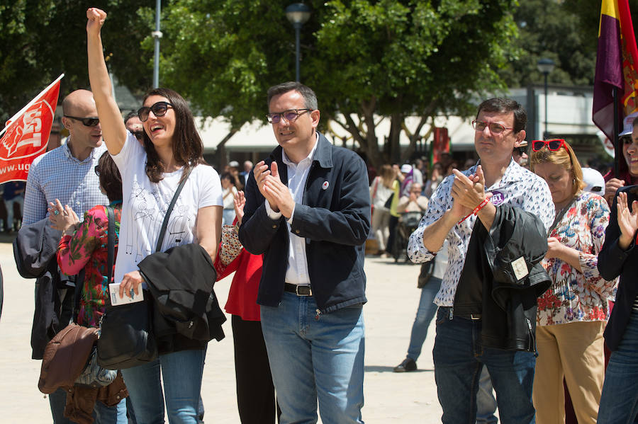 Las marchas del Primero de Mayo en Murcia y Cartagena piden al nuevo Gobierno que piense «primero en las personas» a la hora de elaborar sus políticas, al tiempo que exigen una aplicación efectiva del salario mínimo interprofesional