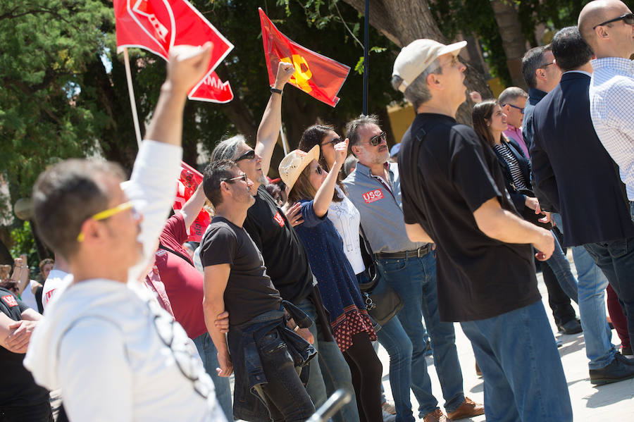 Las marchas del Primero de Mayo en Murcia y Cartagena piden al nuevo Gobierno que piense «primero en las personas» a la hora de elaborar sus políticas, al tiempo que exigen una aplicación efectiva del salario mínimo interprofesional