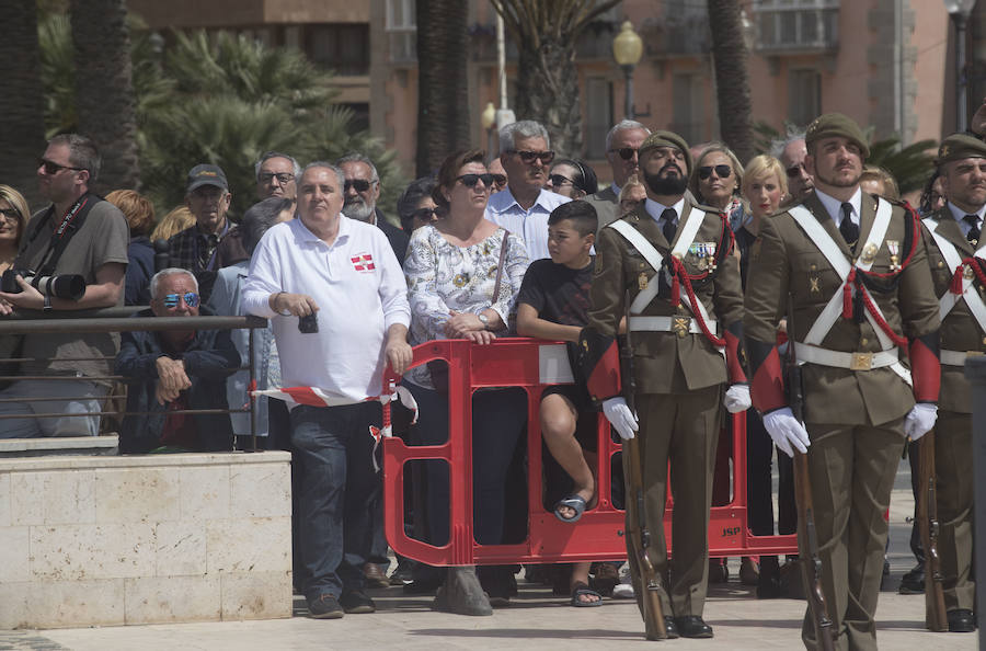 El acto, que comenzó a las 12 horas, rindió honores a la bandera de España y al general jefe del Mando de Artillería Antiaérea del Ejercito de Tierra, Íñigo Pareja Rodríguez