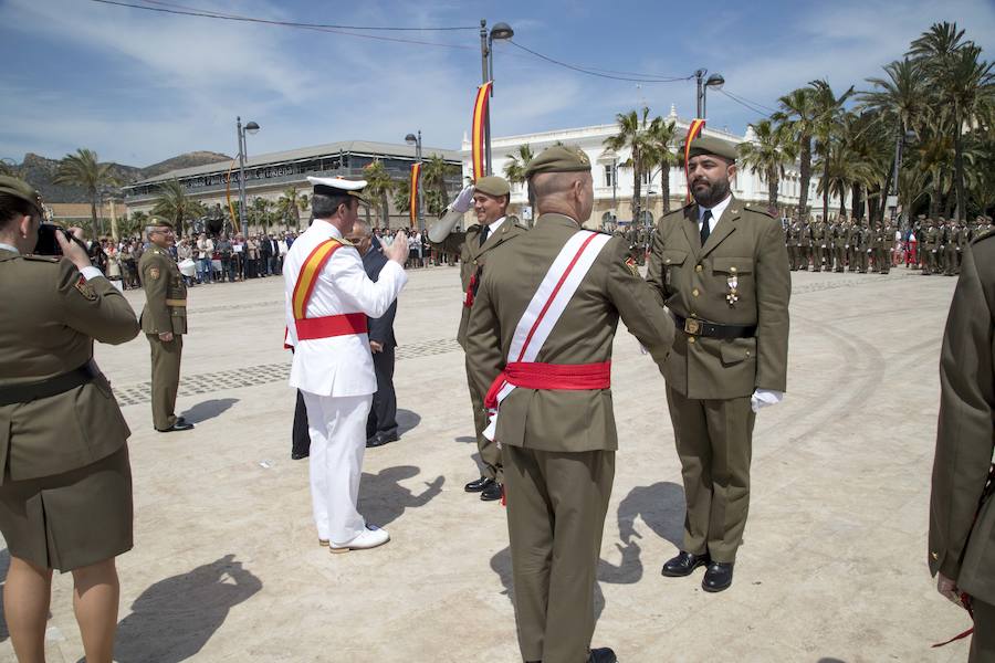 El acto, que comenzó a las 12 horas, rindió honores a la bandera de España y al general jefe del Mando de Artillería Antiaérea del Ejercito de Tierra, Íñigo Pareja Rodríguez
