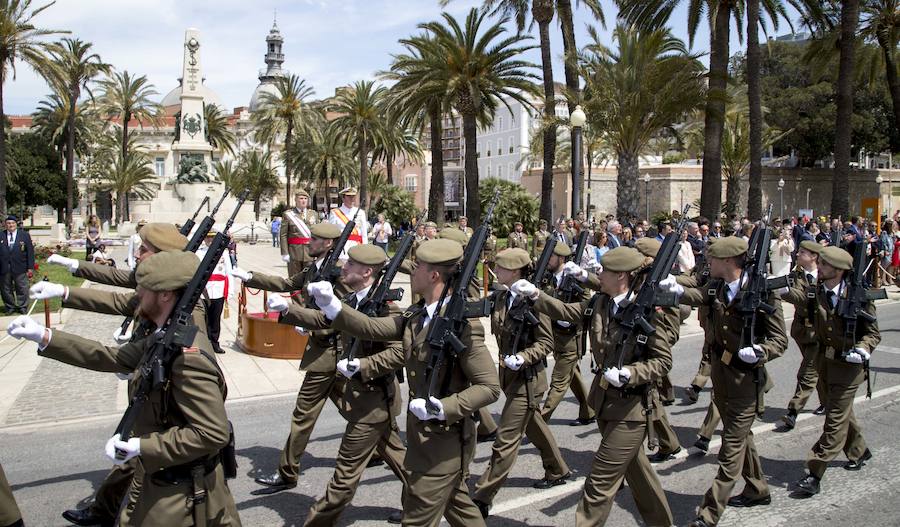 El acto, que comenzó a las 12 horas, rindió honores a la bandera de España y al general jefe del Mando de Artillería Antiaérea del Ejercito de Tierra, Íñigo Pareja Rodríguez