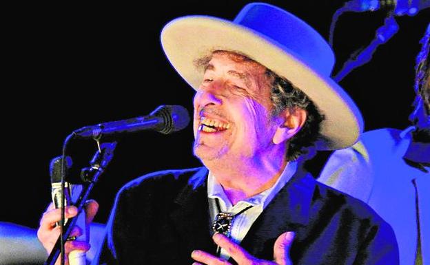 Bob Dylan en un concierto.