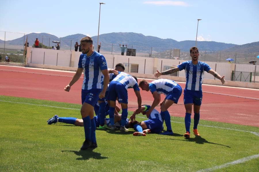 Un gol de Carlos Álvarez da vida al Jumilla en un Uva Monastrell abarrotado