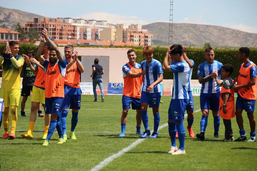 Un gol de Carlos Álvarez da vida al Jumilla en un Uva Monastrell abarrotado