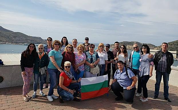 Turistas procedentes de Bulgaria en su visita a la Región de Murcia.