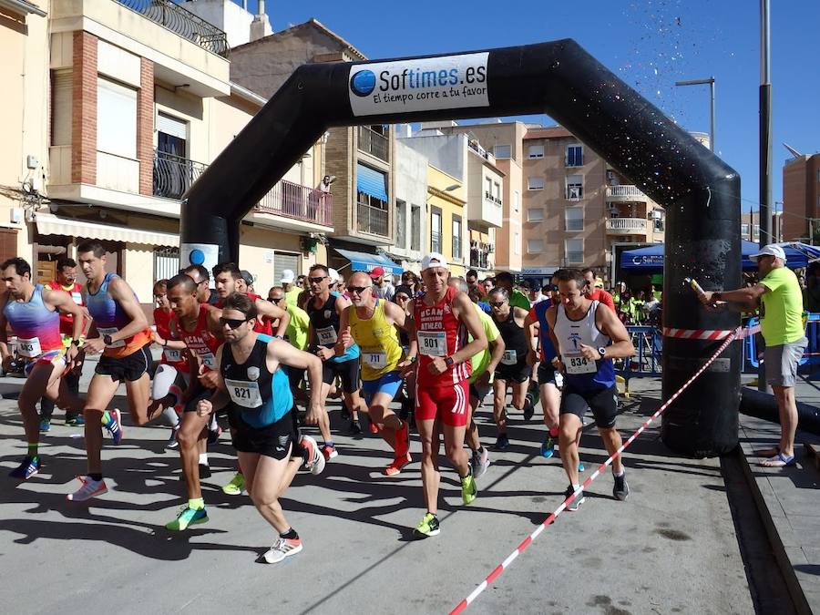 El atleta del Filippedes Moratalla se lleva la IV Carrera Solidaria Down con un tiempo de 30:46 minutos, por los 44:45 para la ganadora femenina