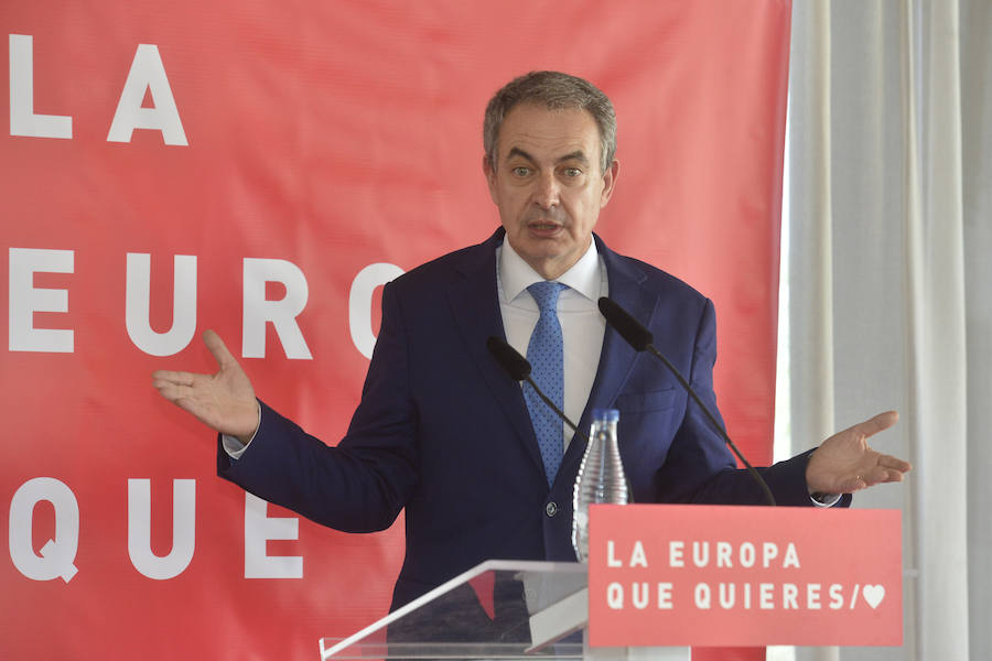 El expresidente se dirigió a los partidos del arco parlamentario para recordarles que «a España le vendría bien una mayoría estable de gobierno para los próximos cuatro años»
