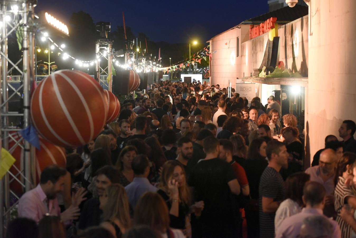 Cientos de jóvenes disfrutaron este jueves en Los Molinos del Río de la nueva edición de #Murciasemueve.