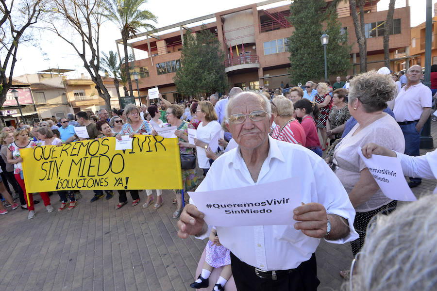 Vecinos de Javalí Nuevo salen a la calle para exigir más policías por la oleada de robos en el último año