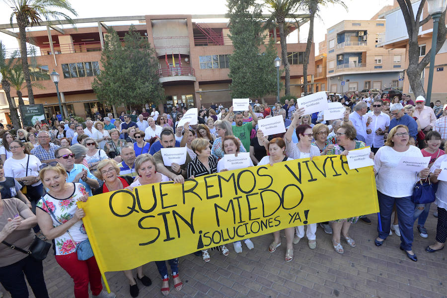 Vecinos de Javalí Nuevo salen a la calle para exigir más policías por la oleada de robos en el último año