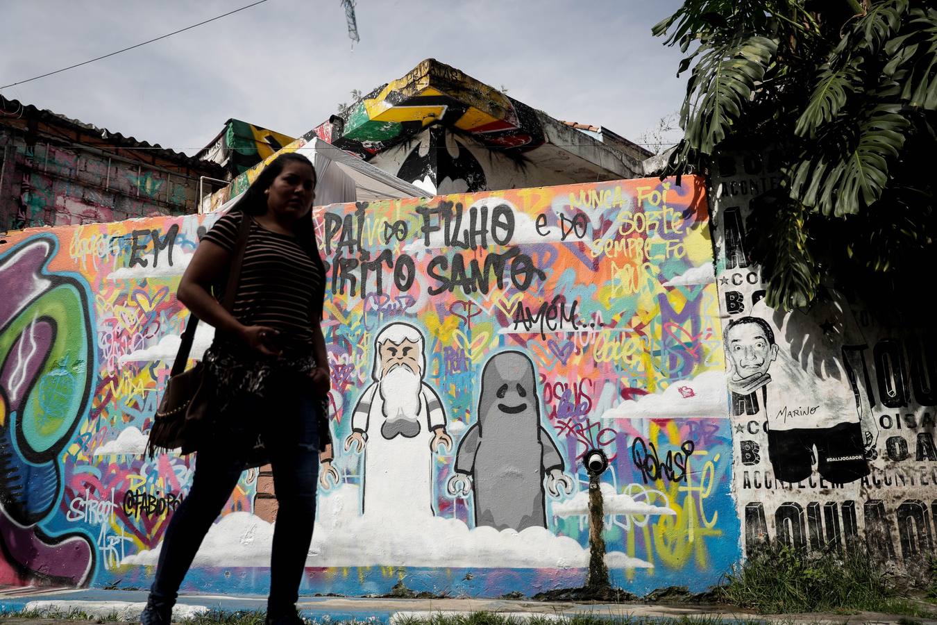 Sao Paulo, la mayor ciudad de Sudamérica, es considerada como una de las capitales mundiales del arte urbano al aire libre. En sus calles proliferan cada año cientos de grafitis, los cuales se expanden por los grisáceos muros y edificios de esta metrópoli de más de 12 millones de habitantes. Sao Paulo es una de las sedes de la Copa América de Fútbol que se celebrará en Brasil entre el 14 de junio y el 7 de julio.