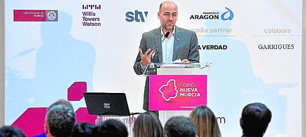 El presidente de Cabify en Europa y Asia, Mariano Silveyra, durante su conferencia de ayer en el Foro Nueva Murcia. 