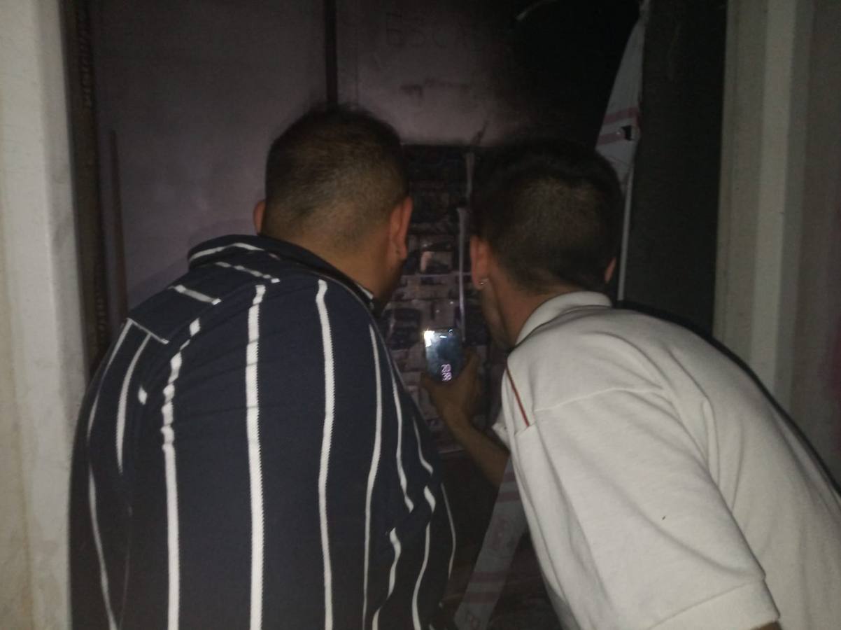 El fuego se originó en un cuadro de contadores presuntamente manipulado para disponer de electricidad de forma ilegal