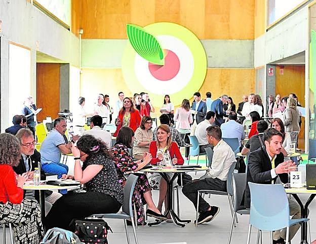 Empresarios e investigadores, ayer, en las jornadas. 