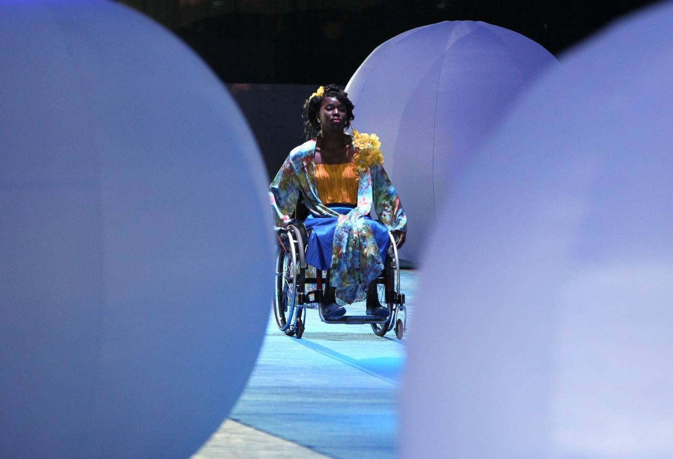 Varios modelos con discapacidad participan en la Pasarela de la Inclusión en Cali (Colombia). En este evento modelos discapacitados, comunidad LGTBI, víctimas de conflicto y comunidades afrocolombianas participan de un espacio de moda, en el que 18 diseñadores muestran colecciones haciendo énfasis en la inclusión.