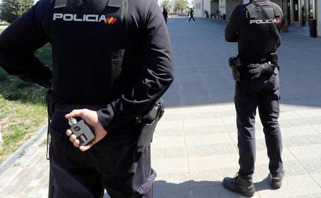 Detenidos cuatro jóvenes por tratar de agredir sexualmente a una mujer en Valencia