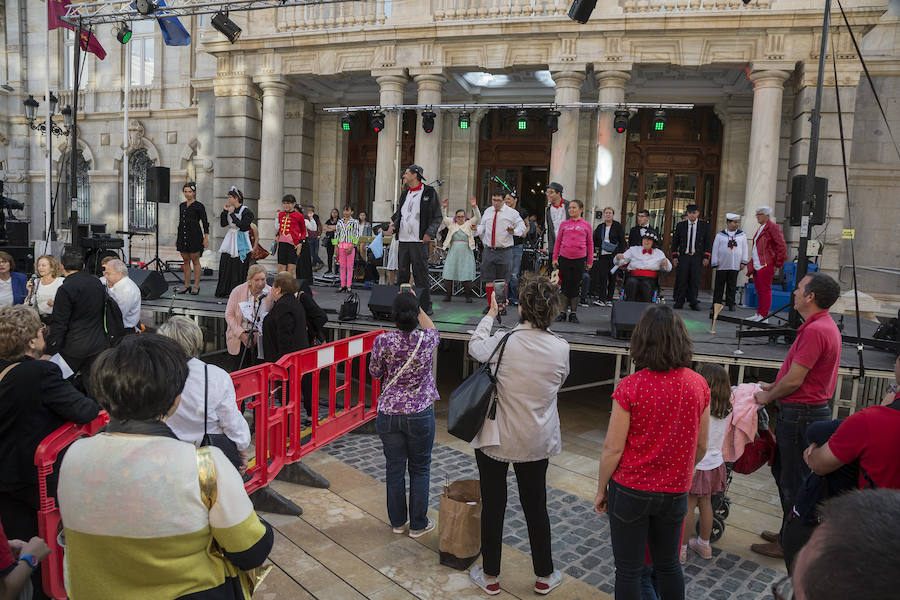 La ciudad portuaria se suma un año más la gran fiesta del arte y la historia con la celebración del Día Internacional de los Museos, que vuelve a atraer a numerosos visitantes, también de fuera de la Región y del extranjero