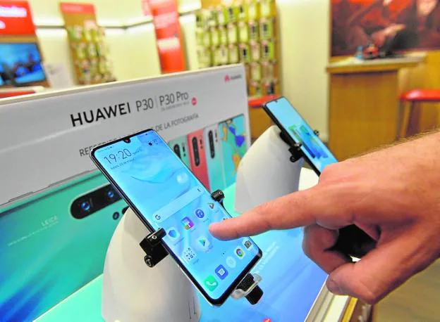 Un punto de venta Huawei de Nueva Condomina. 