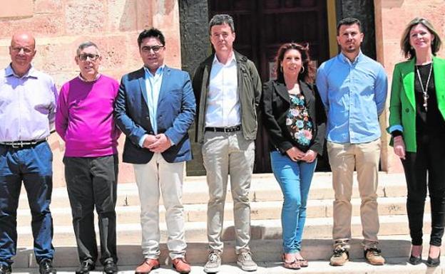 Vicente Candel (Somos Región), Antonio López (UIBA), Francisco Rodríguez (Blanca Lo Primero), Pedro Molina (PSOE), María Rosa Cano (Cs), Roque Miñano (Vox) y Ester Hortelano (PP). 