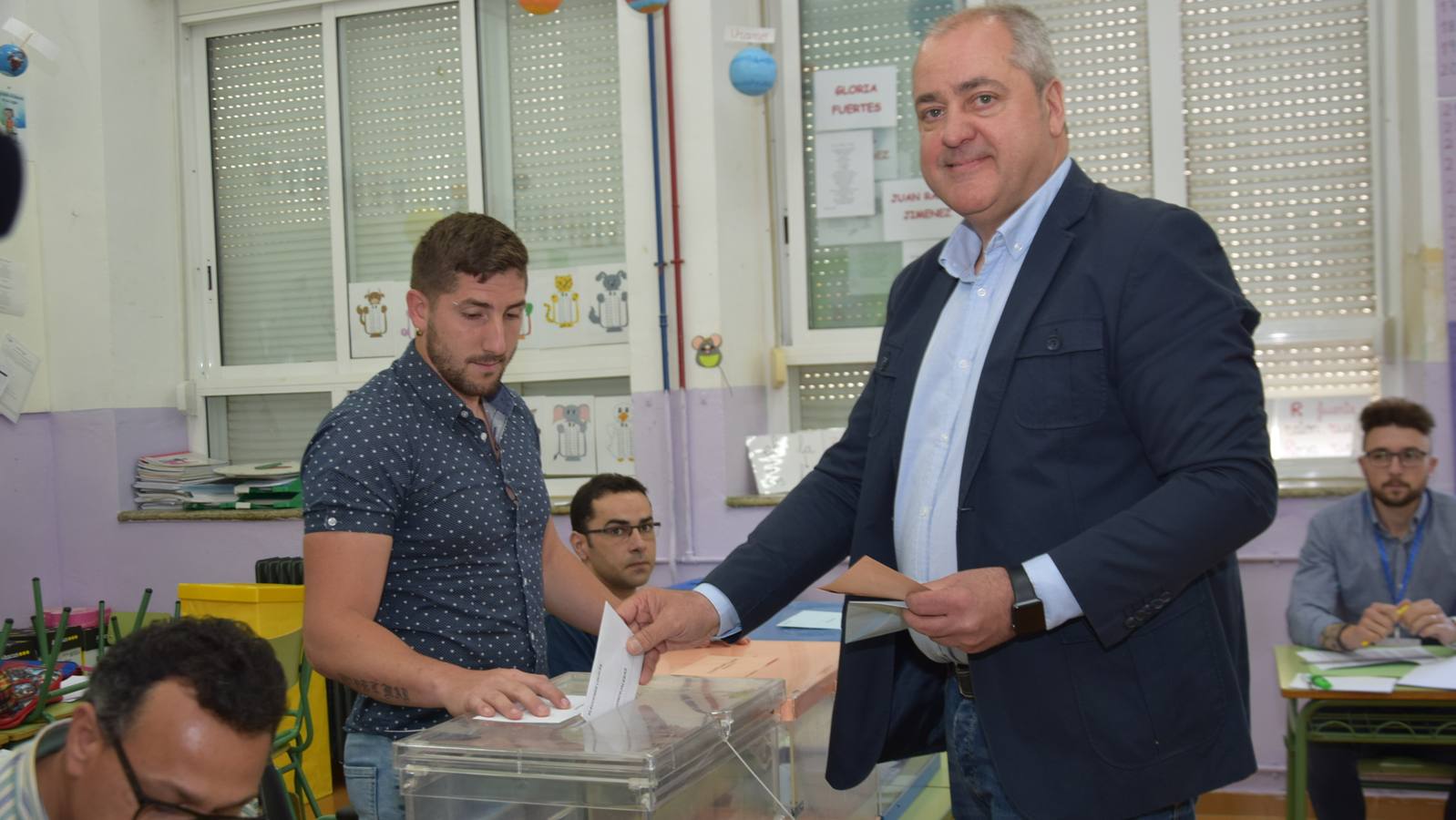 Jaime Tornero Ramos, candidato de UYD en Abarán votó en el colegio San Pablo a las 11,20 horas.