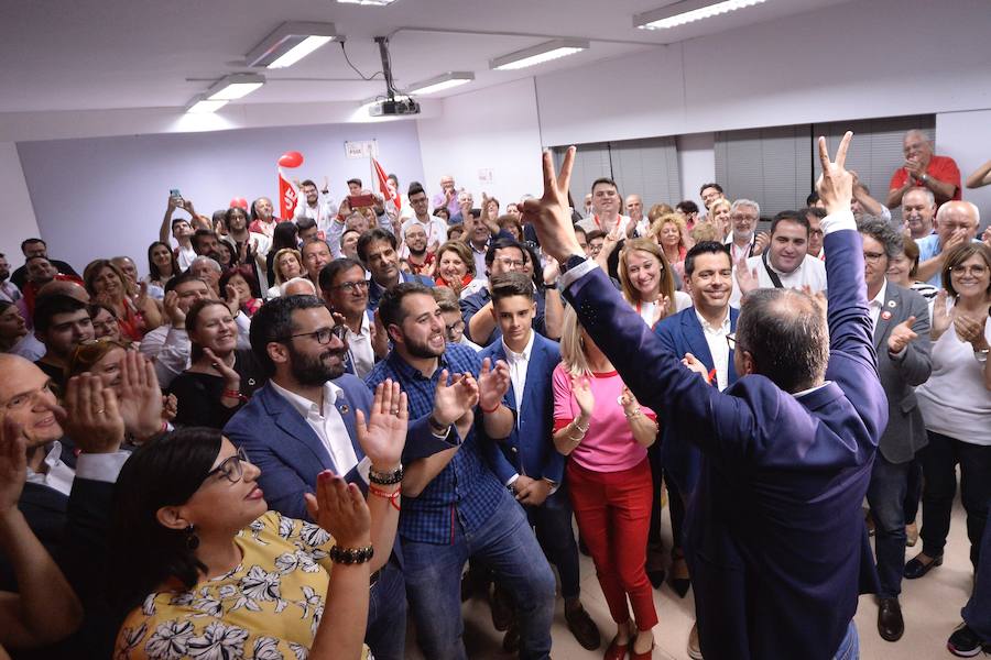 Los socialistas acaban con la hegemonía del PP y ganan las elecciones autonómicas en la Región, pero necesitarán a Ciudadanos para gobernar