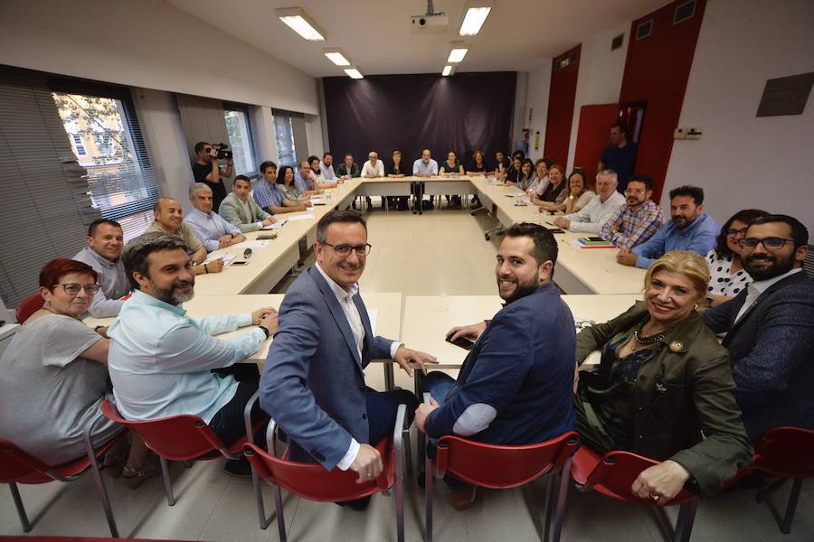 El secretario general del PSRM muestra su voluntad de iniciar de inmediato las reuniones «con luz y taquígrafos» e invita a los líderes nacionales de Ciudadanos a que visiten la Región «para que vean 155 razones para el cambio»