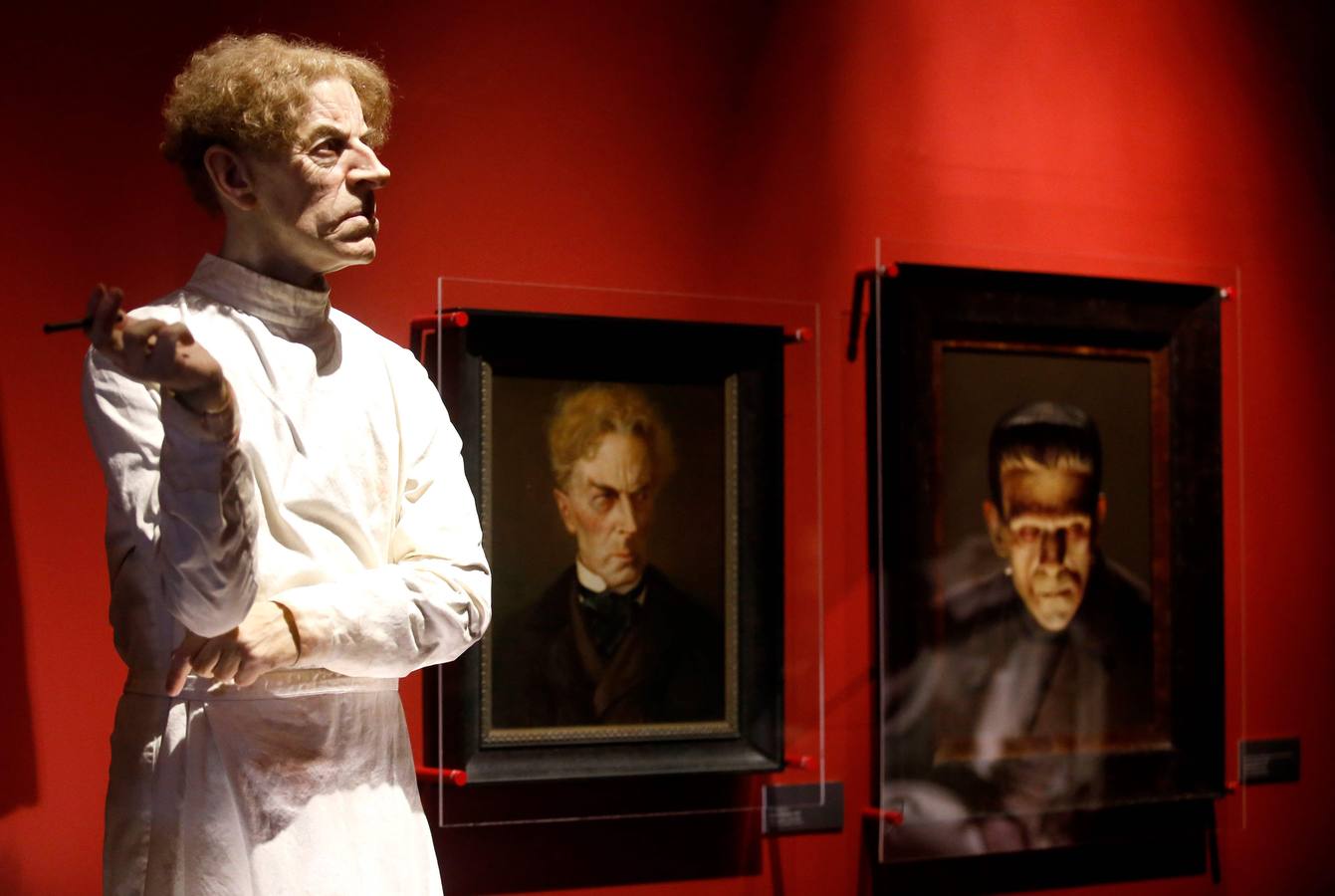 Muestra «En casa con mis monstruos», del director de cine mexicano Guillermo del Toro, inaugurada en el Museo de las Artes de Guadalajara (México). Del Toro explicó que llevar la exposición a su país es una forma de inspirar a las nuevas generaciones de artistas.