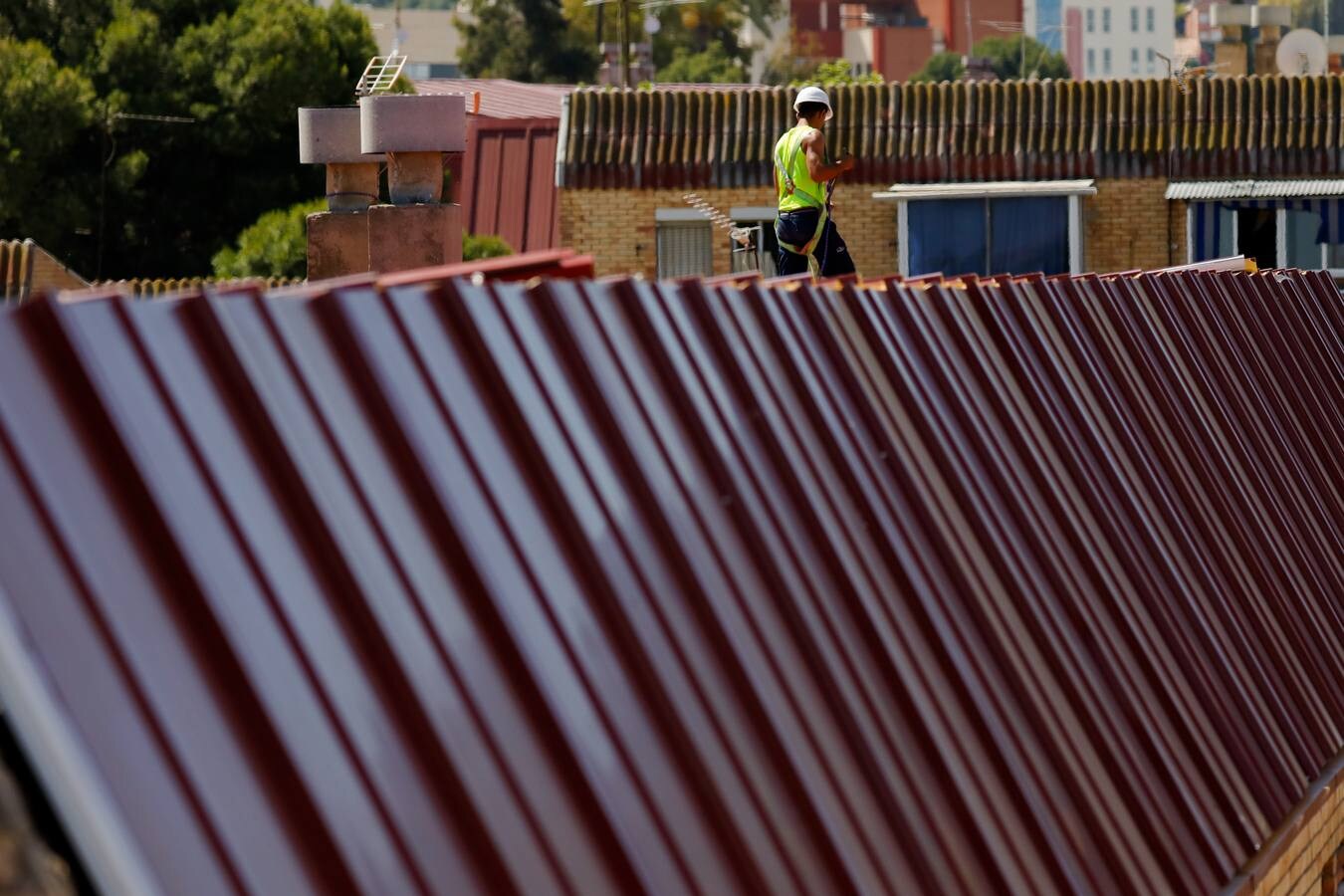 En cinco años se han renovado cubiertas y fachadas de 900 viviendas de 36 bloques, y se han remozados varias plazas y jardines del barrio murciano. 