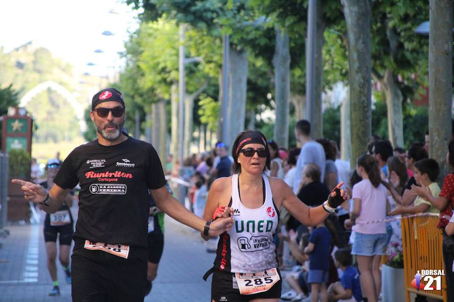 El corredor del C.D. Filippedes Moratalla completa el recorrido en 1 hora y 24 minutos, por el registro de 1 hora y 40 minutos de la atleta del Mobel Automenor Running Club