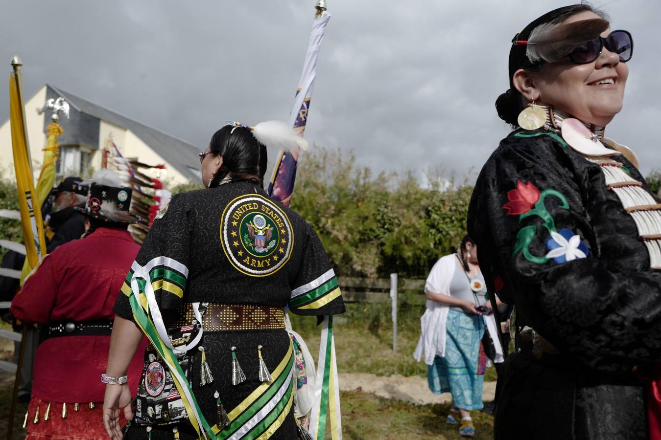 Personas caracterizadas de soldados participan en la dramatización histórica del Día D en la costa de Normandia (Francia). Varios lideres europeos participan en varios actos para conmemorar el 75 aniversario del desembarco y de la batalla de Normandía, que inicio el principio del fin de la Segunda Guerra Mundial.