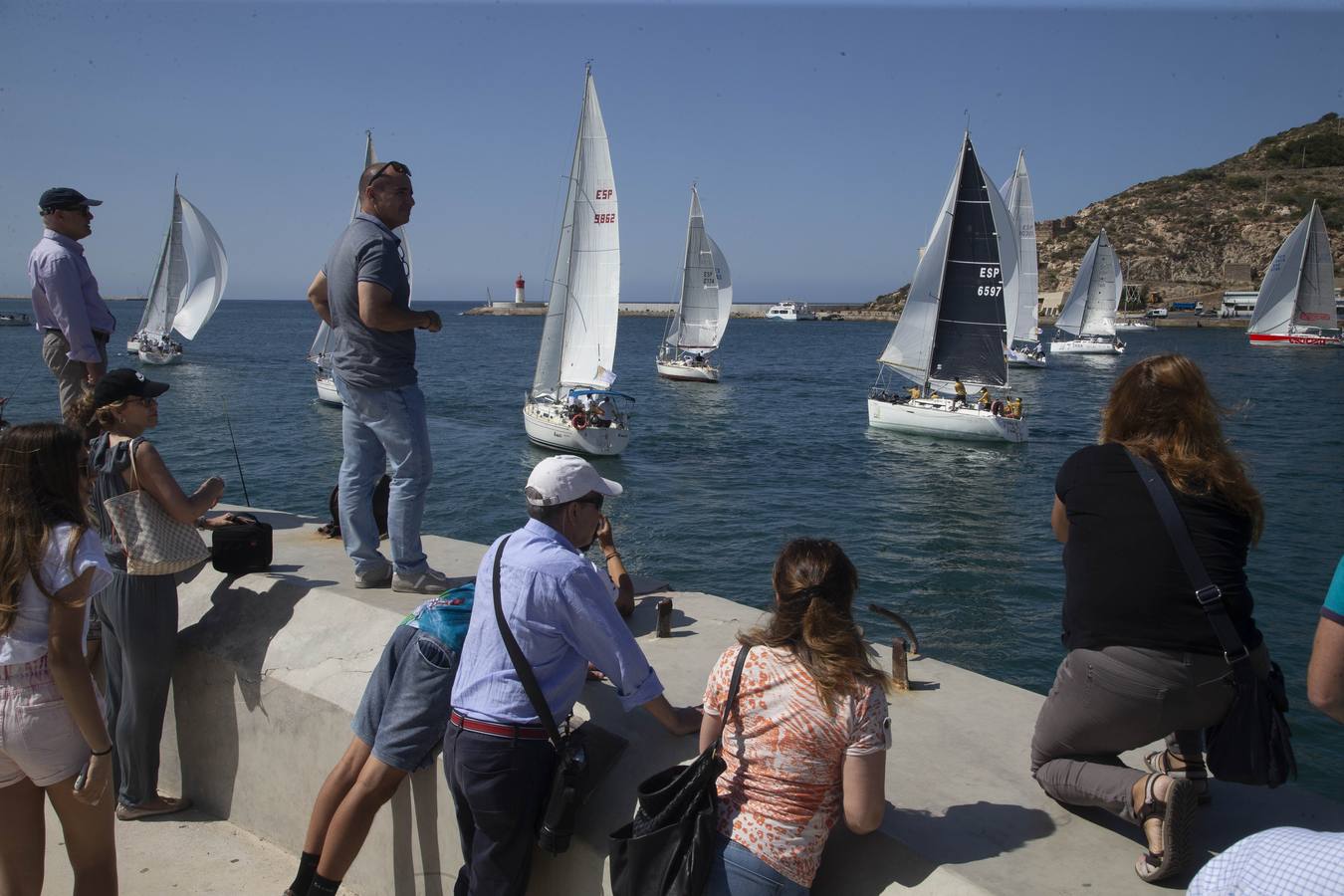 La prueba es puntuable para el campeonato de España, hay 15 barcos locales y la distancia es de 170 millas .