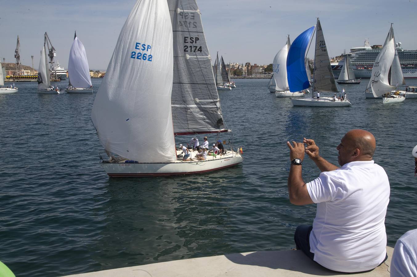La prueba es puntuable para el campeonato de España, hay 15 barcos locales y la distancia es de 170 millas .