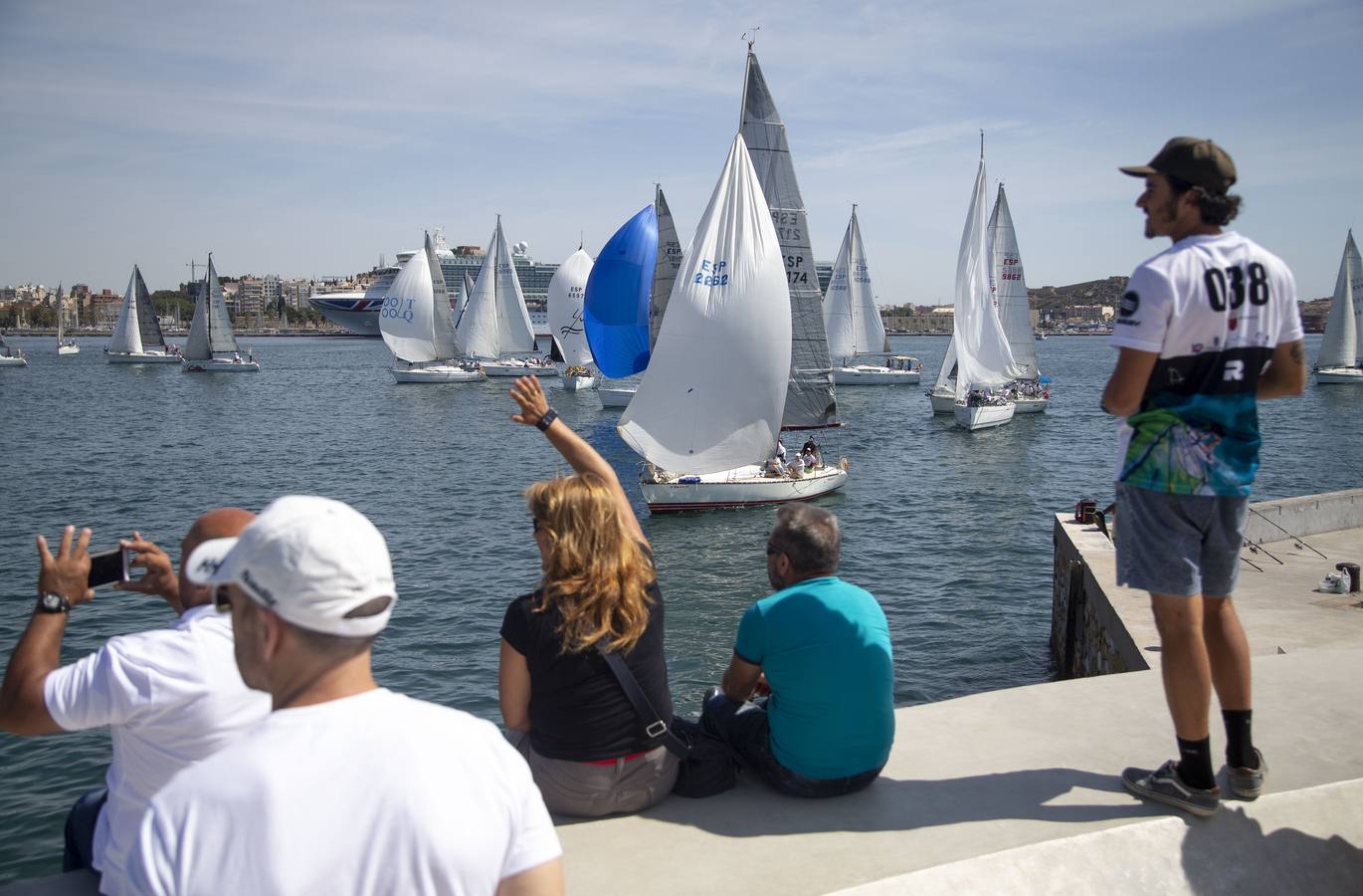 La prueba es puntuable para el campeonato de España, hay 15 barcos locales y la distancia es de 170 millas .
