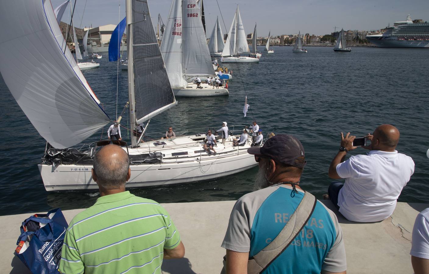 La prueba es puntuable para el campeonato de España, hay 15 barcos locales y la distancia es de 170 millas .