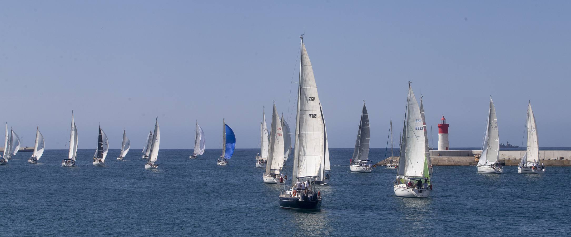 La prueba es puntuable para el campeonato de España, hay 15 barcos locales y la distancia es de 170 millas .