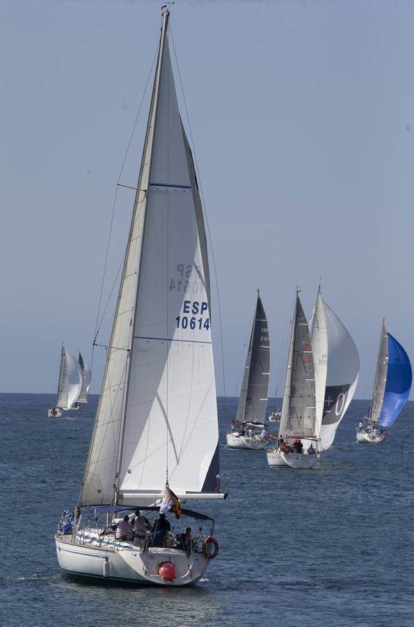 La prueba es puntuable para el campeonato de España, hay 15 barcos locales y la distancia es de 170 millas .