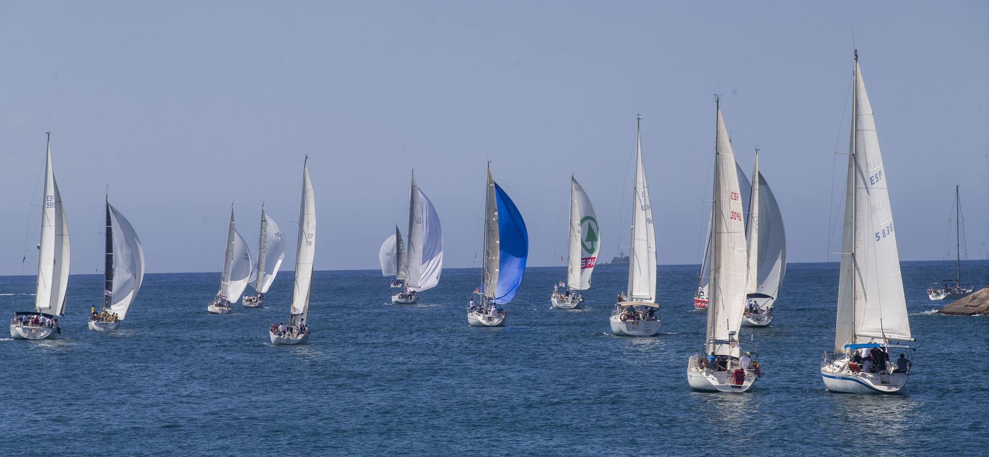 La prueba es puntuable para el campeonato de España, hay 15 barcos locales y la distancia es de 170 millas .