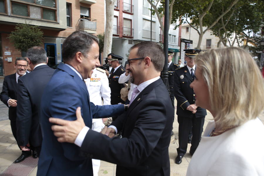 El acto institucional estuvo marcado por las negociaciones para los pactos en la Comunidad y en varios ayuntamientos de la Región