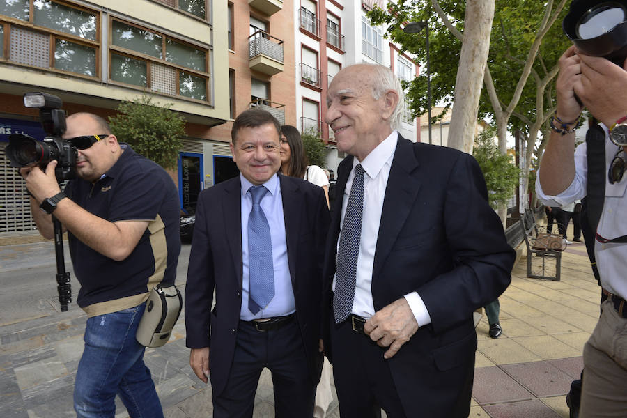 El acto institucional estuvo marcado por las negociaciones para los pactos en la Comunidad y en varios ayuntamientos de la Región