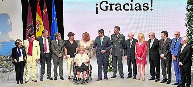 Dionisia García, Manuel Manjón, Lucas Jiménez, Antonio Saura, Carmen Robles, Antonia Peñas, Nicol Muñoz, López Miras, Jesús Arribas, Tomás Zamora, Pepa Astillero, Antonio López, Pablo Artal, Alfonso López y José Antonio Cobacho. 