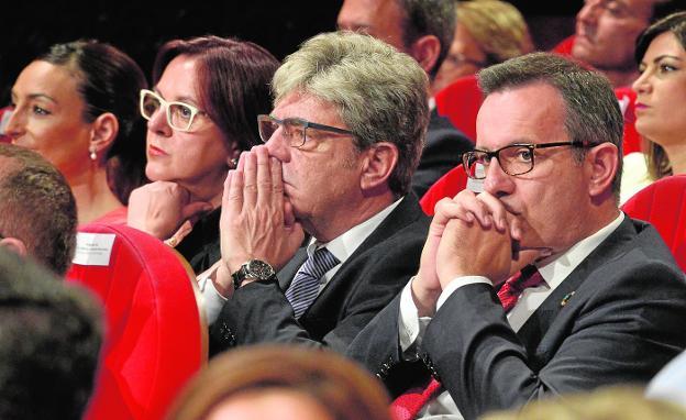 Valle Miguélez, Isabel Franco, Miguel Ángel Miralles y Diego Conesa, ayer en el Teatro Guerra de Lorca. 