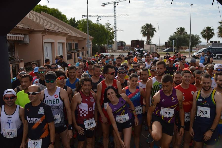 El corredor del Rajaos Runner consigue la victoria con un tiempo de 33:28 minutos, por los 44:48 para la atleta del C.A.C. Jacinto Benavente