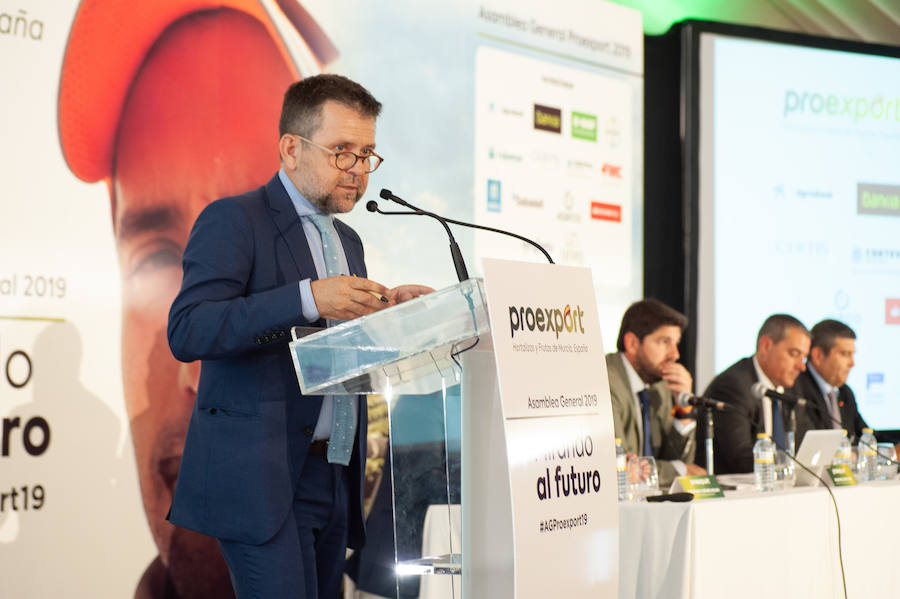 López Miras anuncia durante la clausura de la asamblea general de Proexport la convocatoria de ayudas por valor de 1,6 millones para la modernización de regadíos